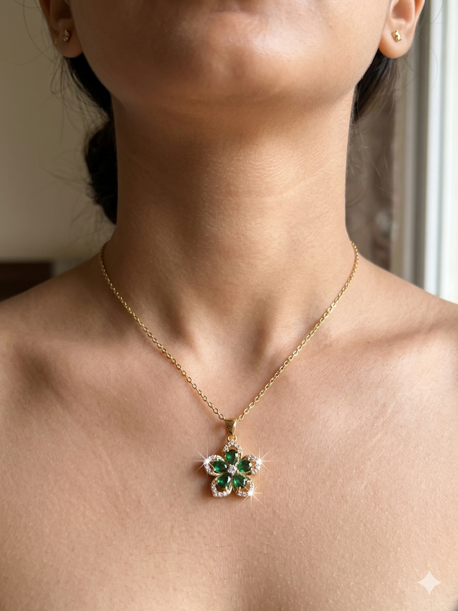 Green Flower Rotatable Neckpiece☘️